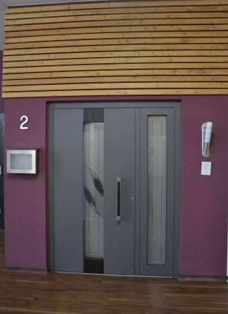 Haustüre und Fassade